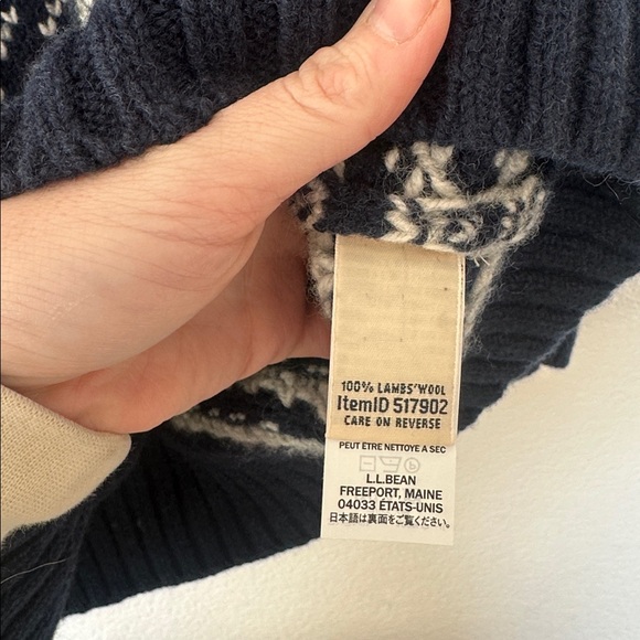 L.L. Bean Navy and Cream 100% lambs wool Ragg toggle button cardigan sweater! - Picture 10 of 10